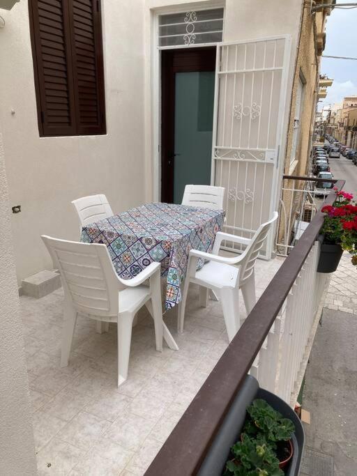Casa Dalfea Apartment Мадзара дел Вало Екстериор снимка